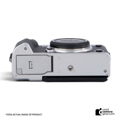 Fujifilm X-T5 Digital Camera Body (Silver) *WITH EXTRAS* (#569) *USED*