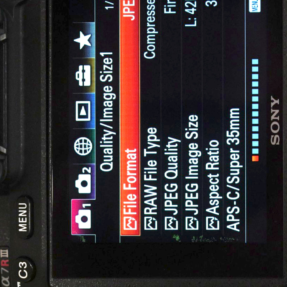 Sony a7R Mark III Mirrorless Body *STUCK PIXELS ON SCREEN* (#152) *USED*