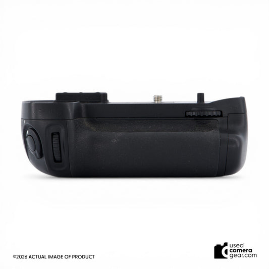 Nikon MB-D15 Vertical Grip for D7100/D7200 (#037) *USED*