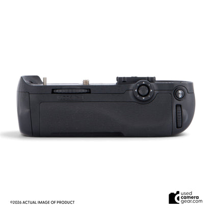 Nikon MB-D12 D800/D810 Grip w/EN-EL18c & Charger (#058) *USED*